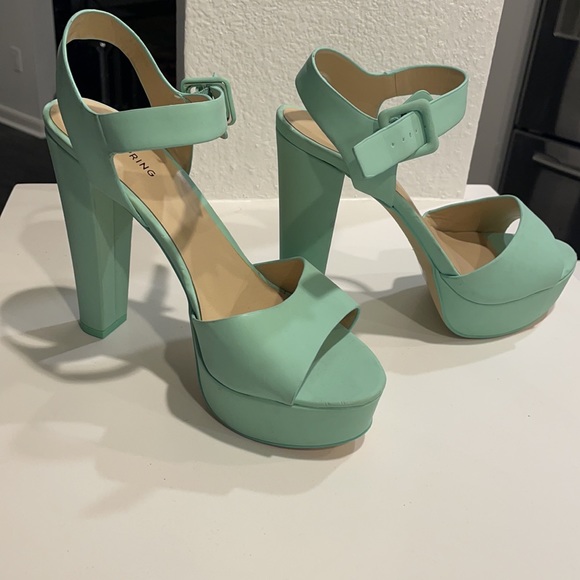 Platform heels - Picture 3 of 4